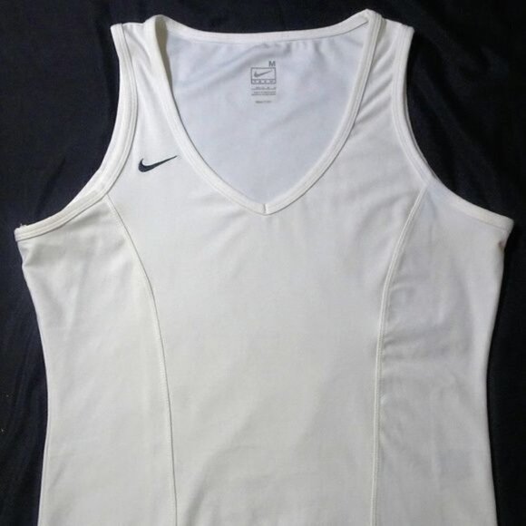 Nike Tops - NIKE White Fitdry tank top Size Medium